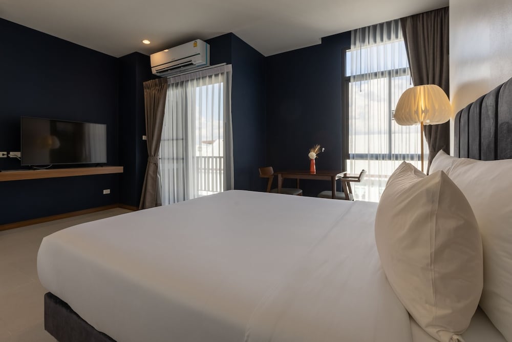 Superior King Room - Photo 26