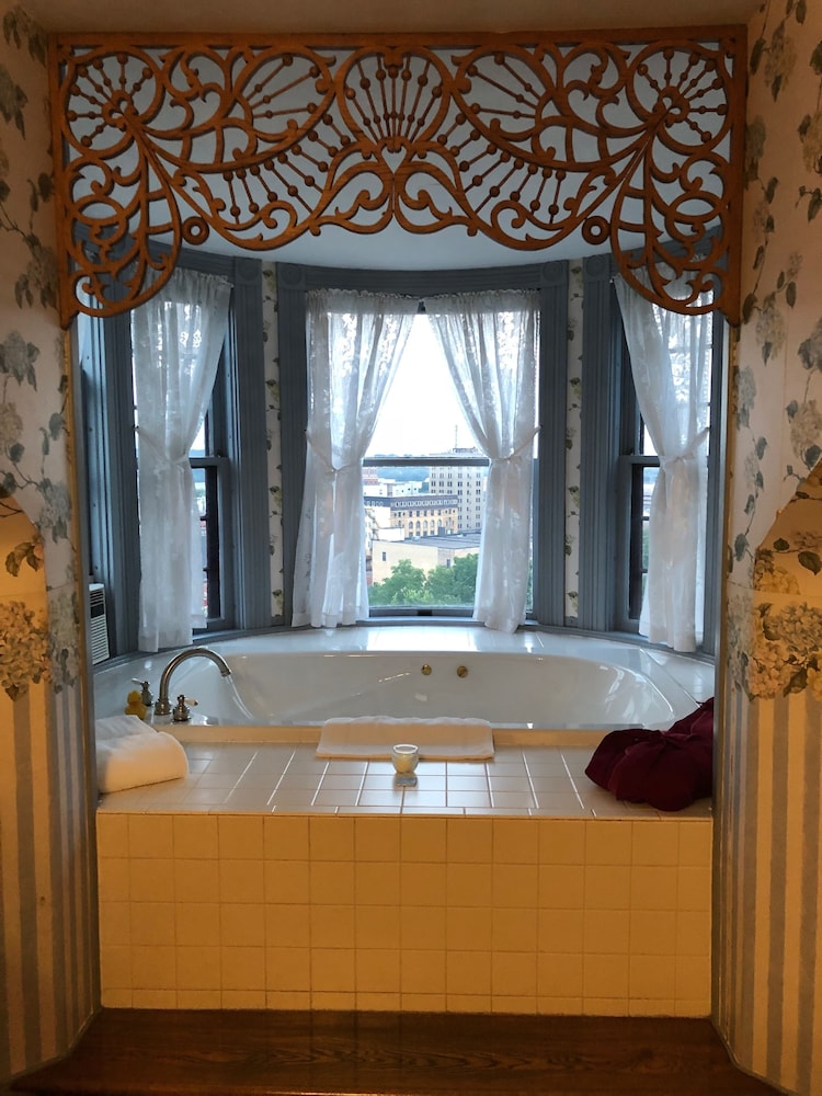 The Dollroom (3rd Floor)