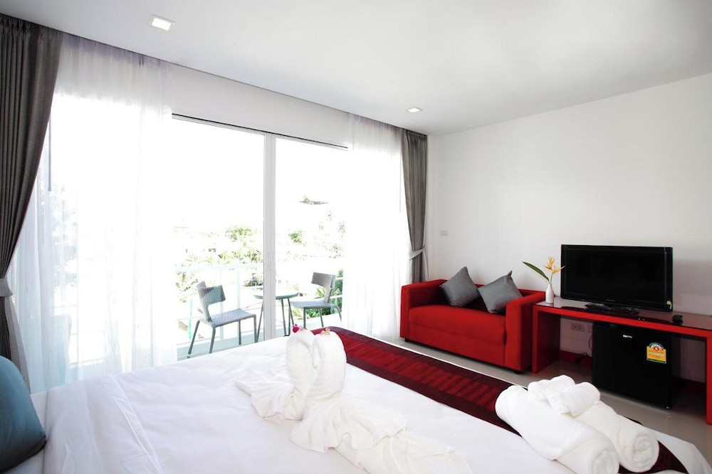 Deluxe Room - Photo 10
