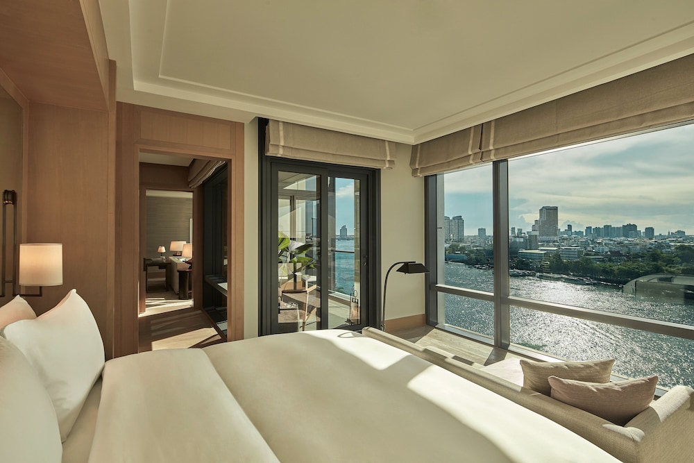 Premier Suite (River)