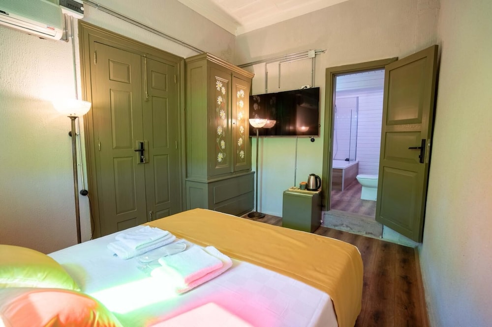Standard Room photo 2