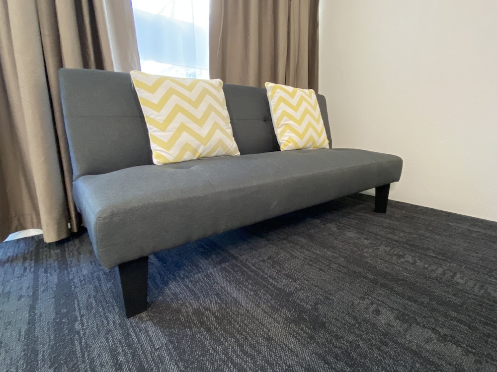 Executive Room, 1 King Bed, Non Smoking, Balcony (3 1/2 Star Delux Room) photo 2
