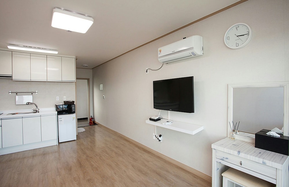 Traditional Room (Ondol) photo 3