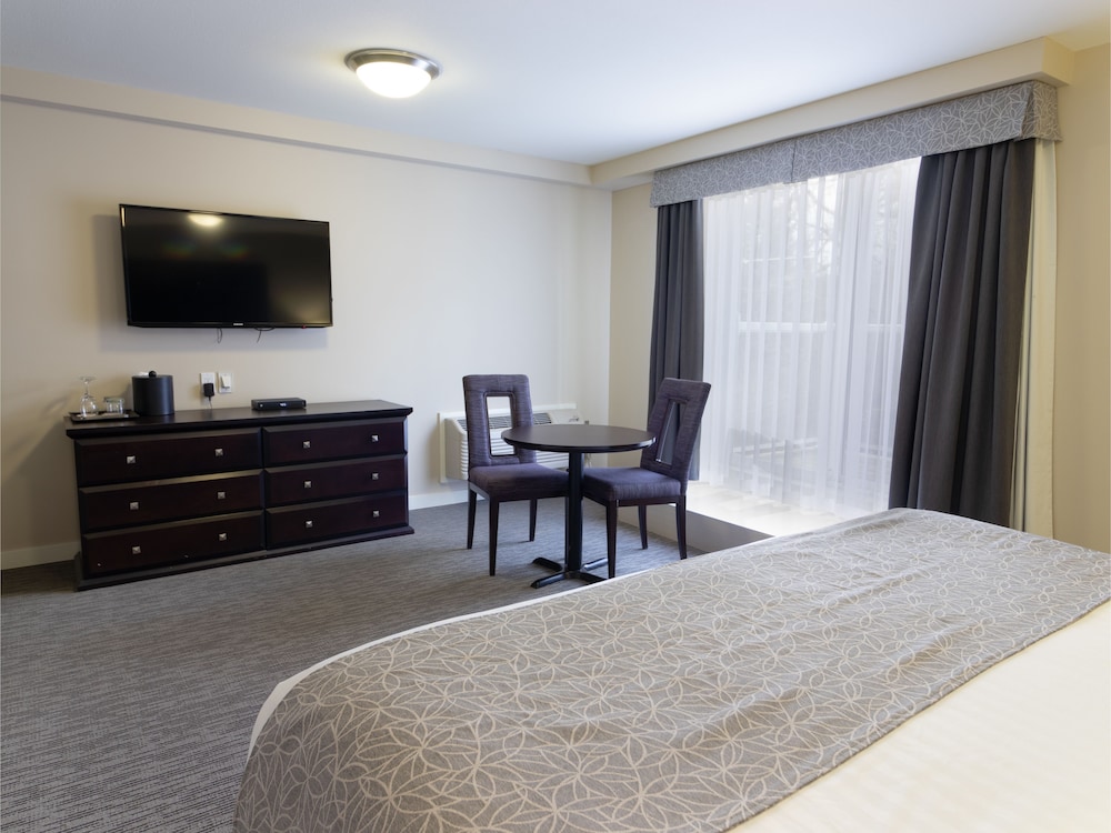 Business Room, 1 King Bed, Balcony