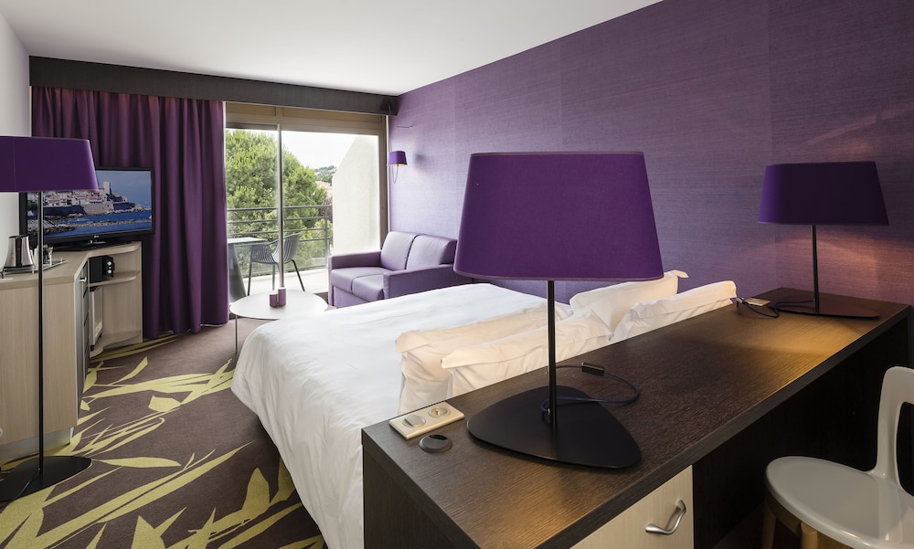 Classic Double Room, City View - Photo 7