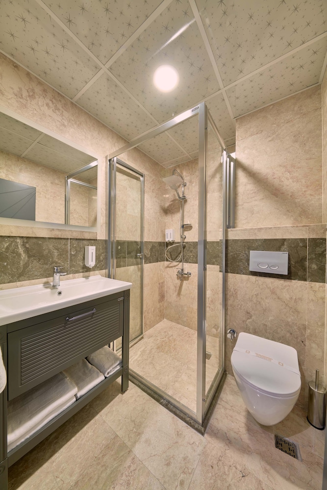 Superior Triple Room photo 3