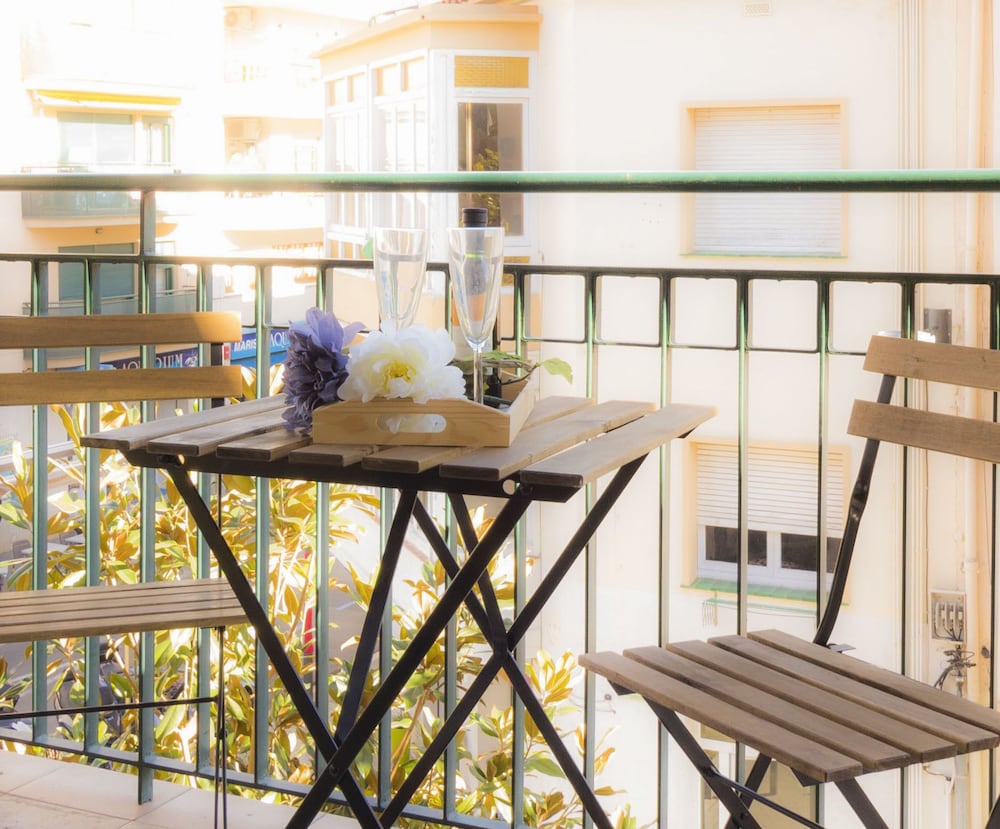 Deluxe Apartment, 3 Bedrooms, 2 Bathrooms, Beachside (Elcano 3-1) photo 2