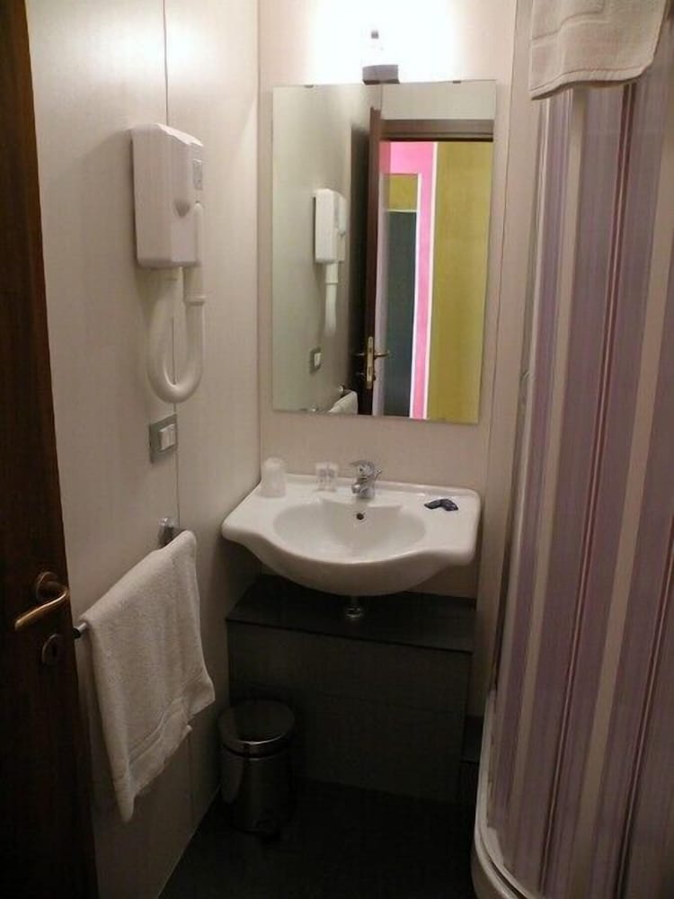 Triple Room - Photo 34