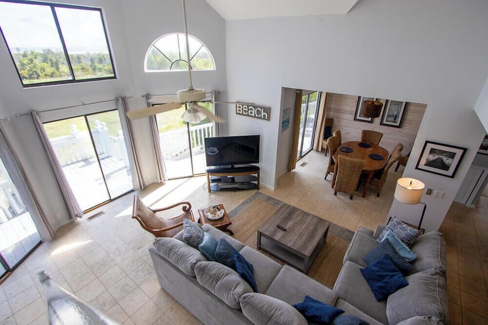 House, Multiple Beds, Patio, Ocean View (727 Seahorse Rd) photo 1