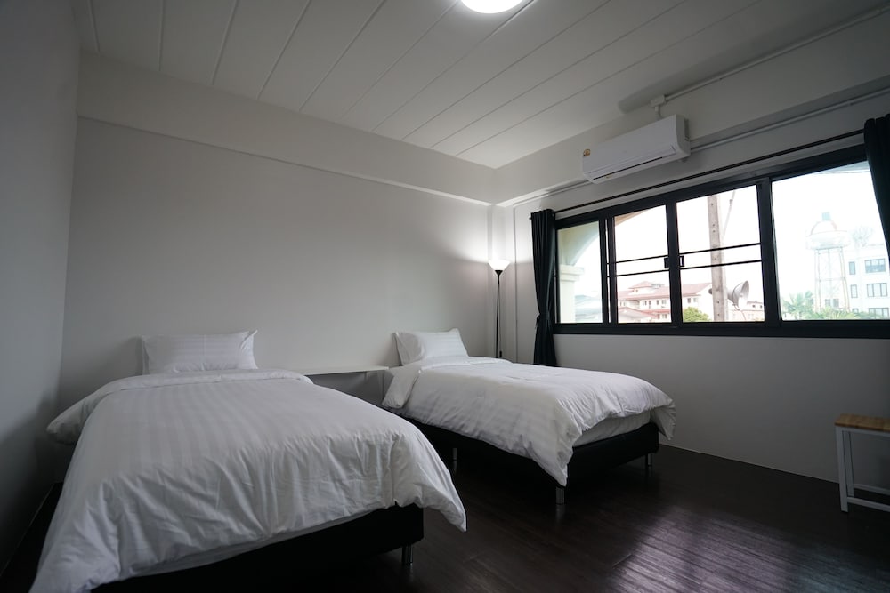 Basic Double or Twin Room - Photo 3