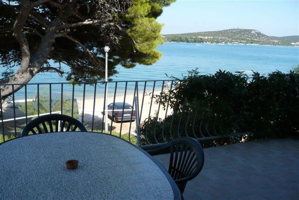 Apartment (Marija - 20 m from beach - A1(2+3)) photo 2