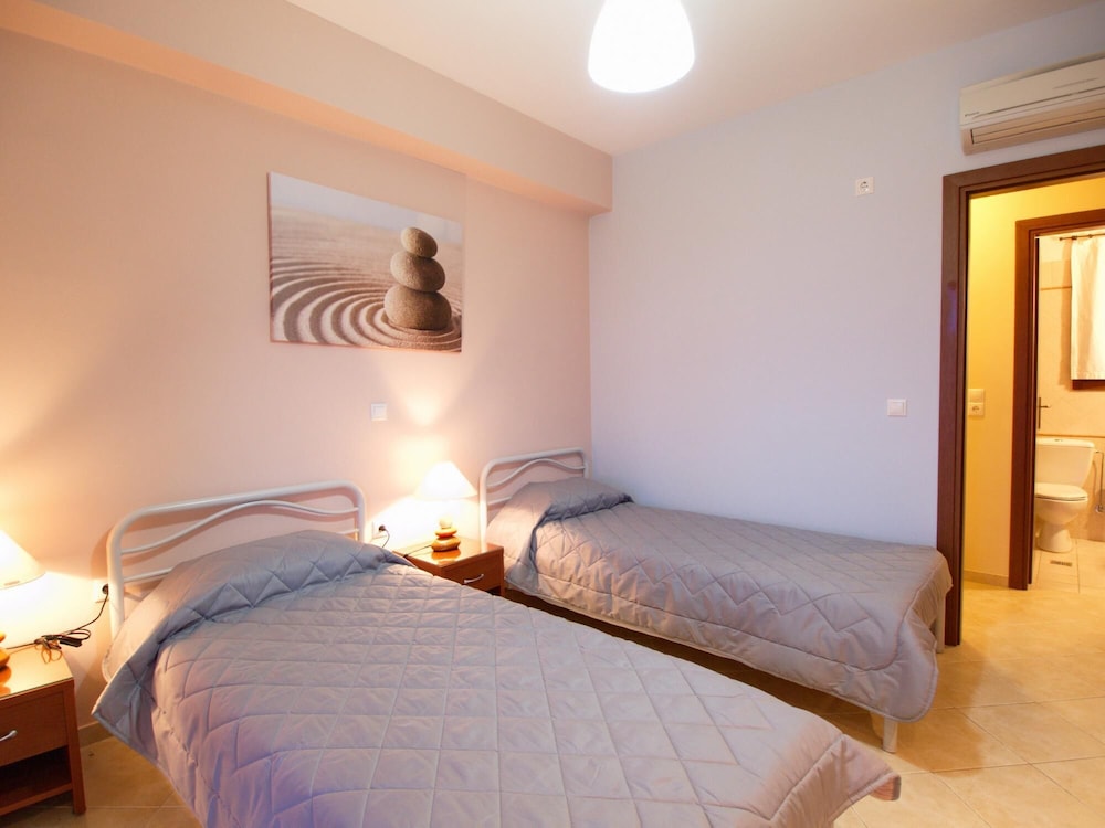 Villa photo 3