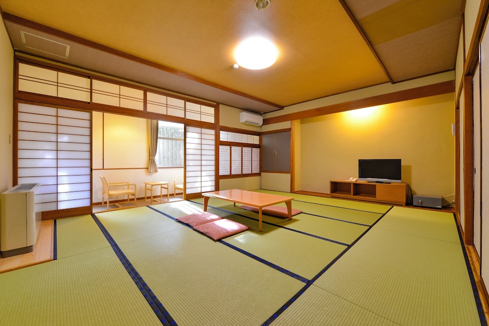 Economy Japanese-Style-Room with 15 Tatami mats - Shared Bathroom - Non-Smoking