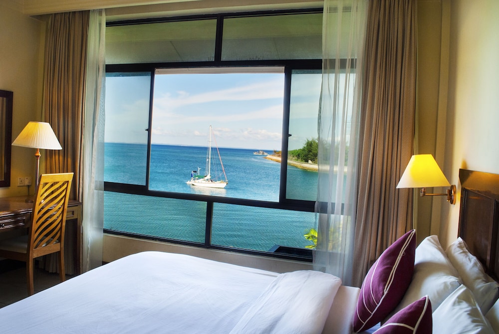 Deluxe Double or Twin Room, 1 King Bed photo 3