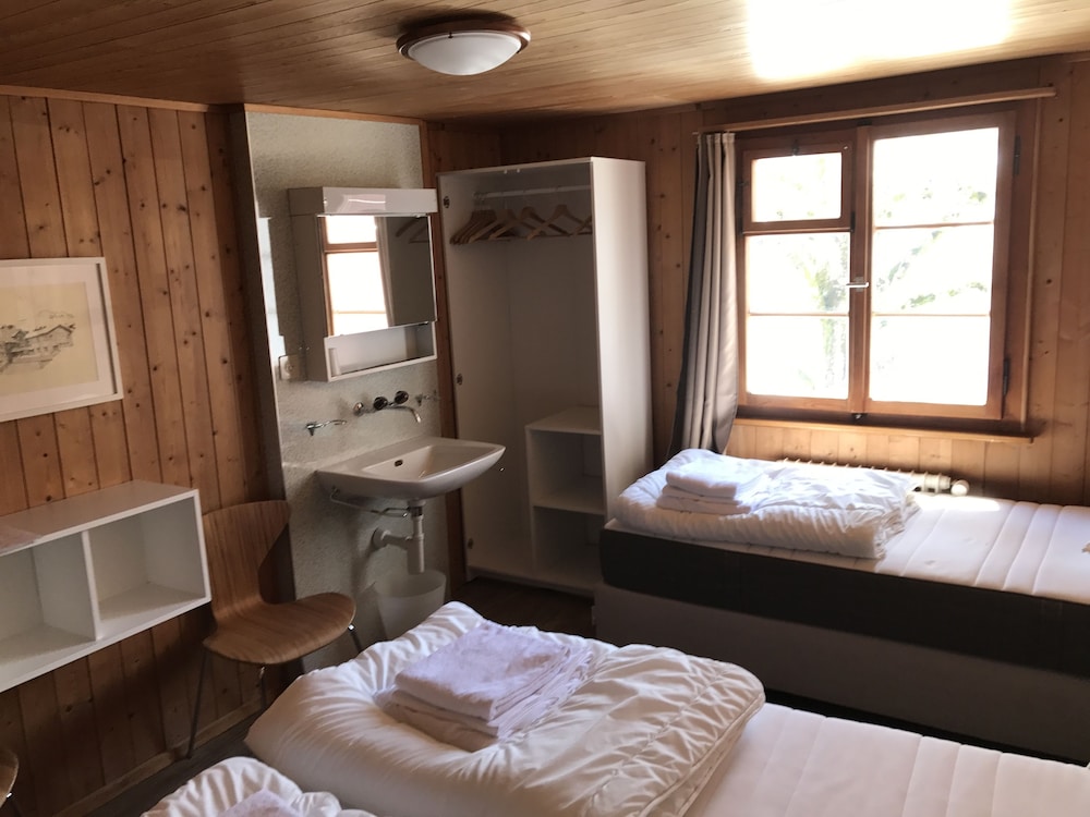 Standard Triple Room, Shared Bathroom, Mountain View photo 2