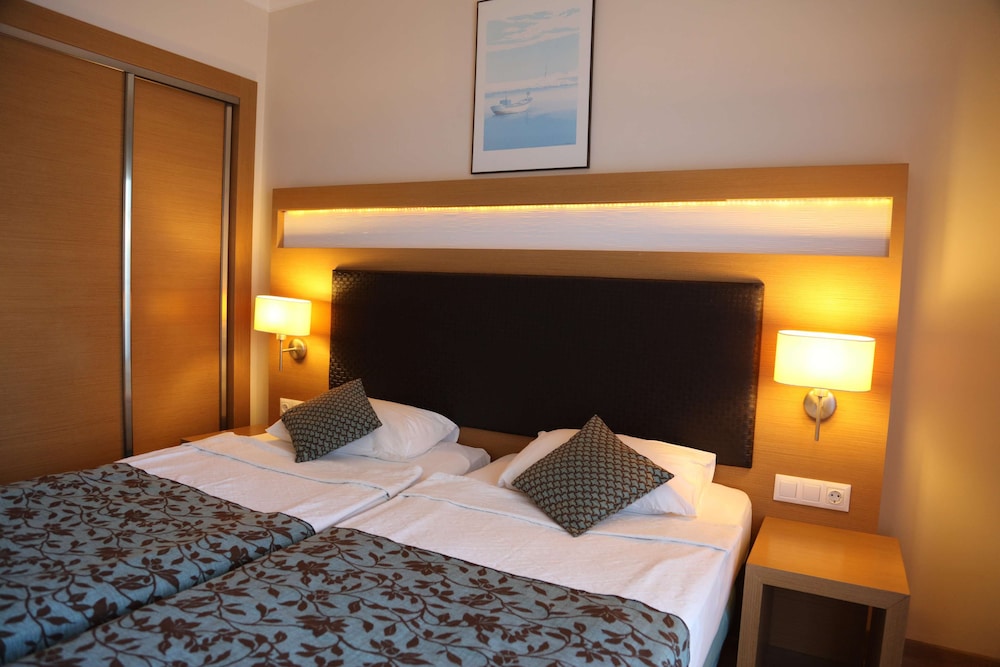 Standard Double or Twin Room photo 2