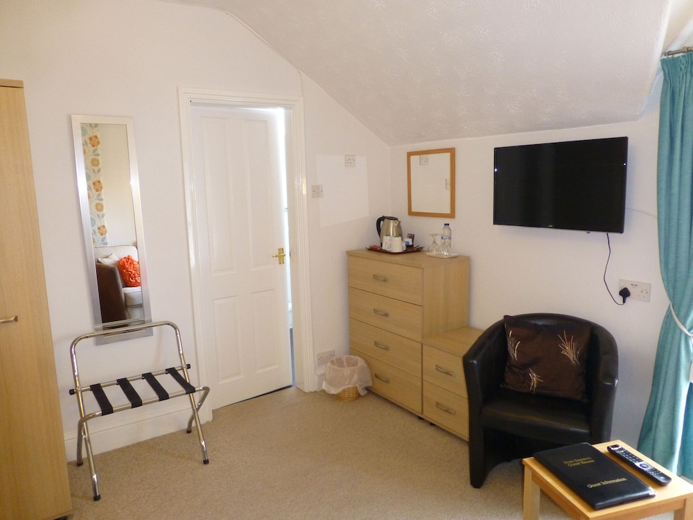 Double Room, Ensuite, Mountain View (Second Floor) photo 3