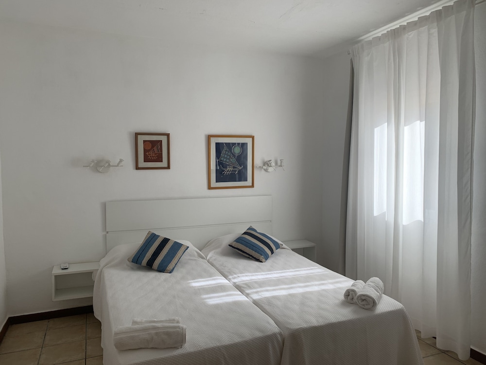 Classic Apartment, 1 Bedroom, Terrace, Sea View photo 3