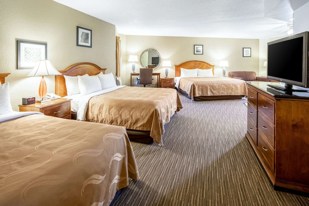 Suite, Multiple Beds, Non Smoking (Efficiency, Upgrade) - Photo 1