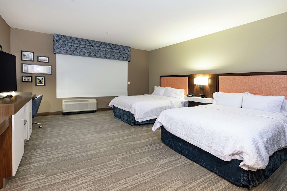 Studio, 2 Queen Beds, Refrigerator & Microwave (Wet bar) - Photo 6