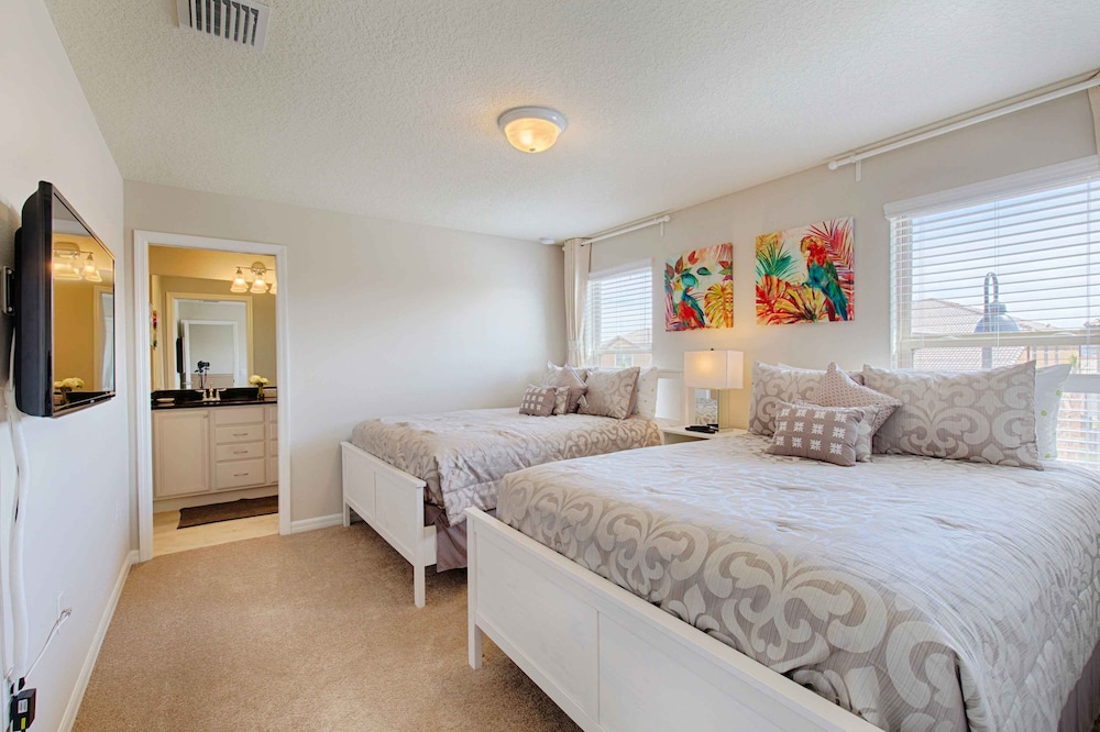 Family Villa, Multiple Bedrooms, Garden Area