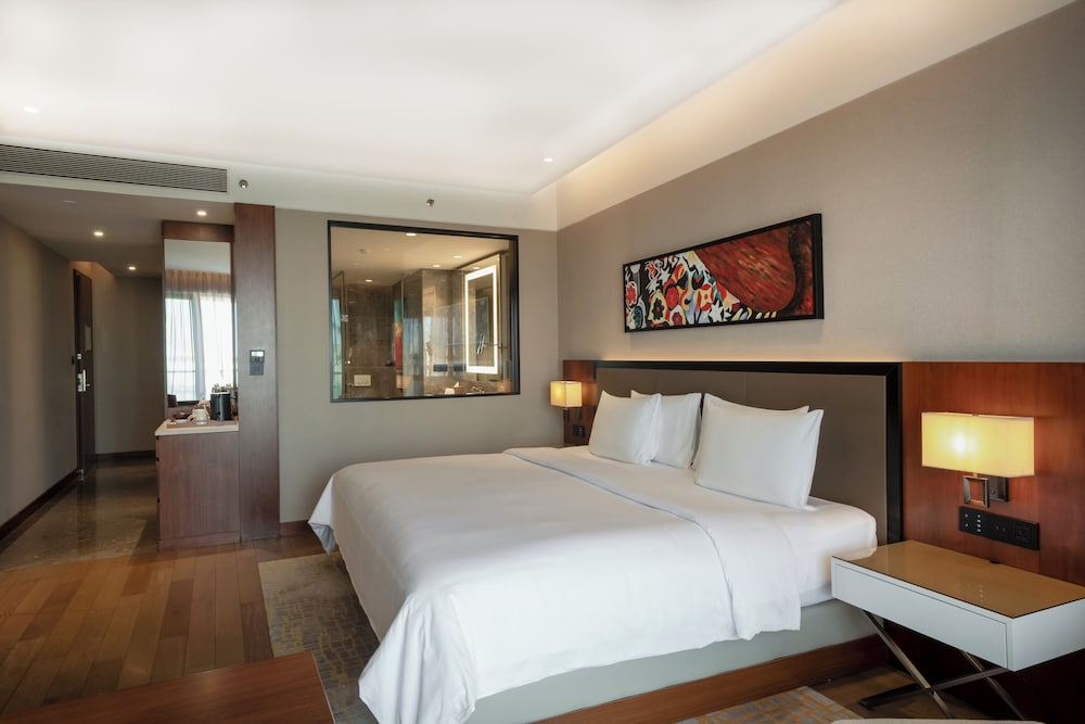 Room, 1 King Bed, Terrace (Club Access) photo 2