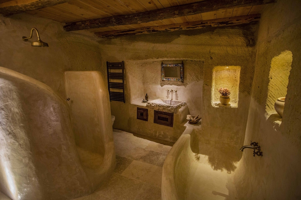 Deluxe Suite - Photo 5
