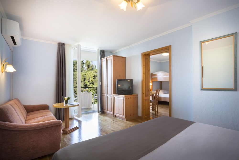 Family Suite photo 2
