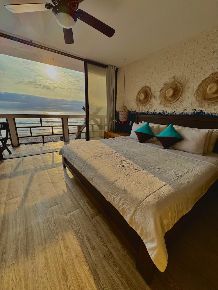 Suite, Sea View photo 1