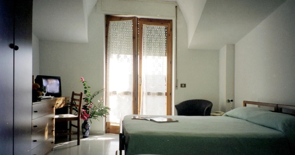 Single Room photo 1