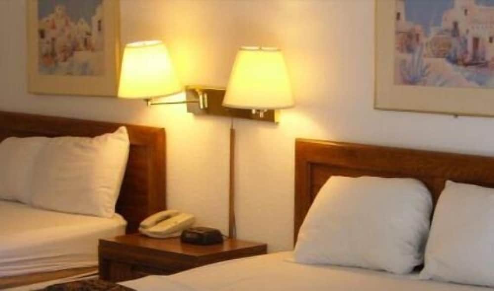 Standard Room, 2 Double Beds, Refrigerator & Microwave photo 2