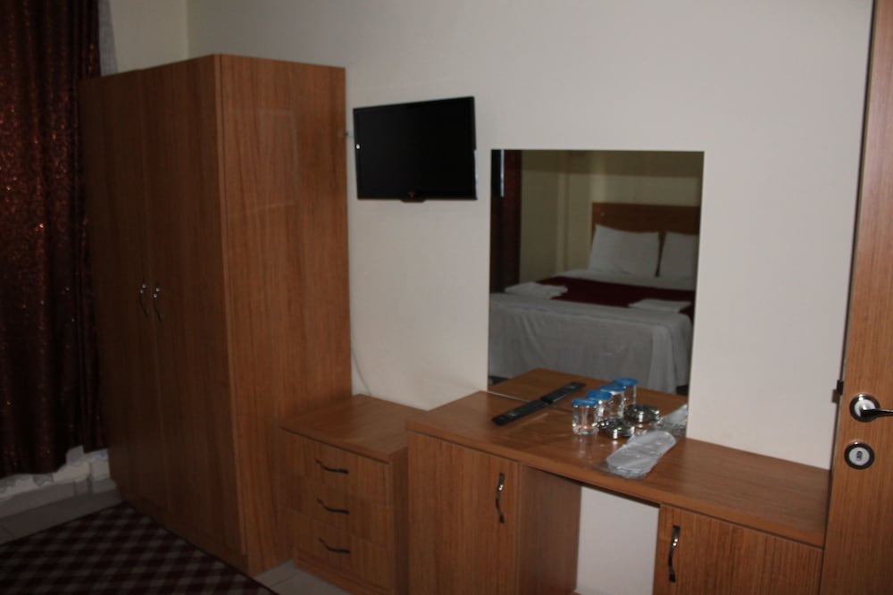 Single Room photo 3