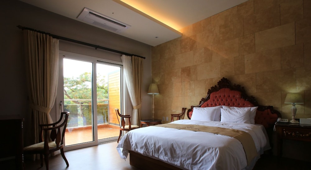 Suite photo 1