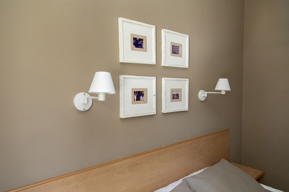 Superior Double or Twin Room, Pool View - Photo 4