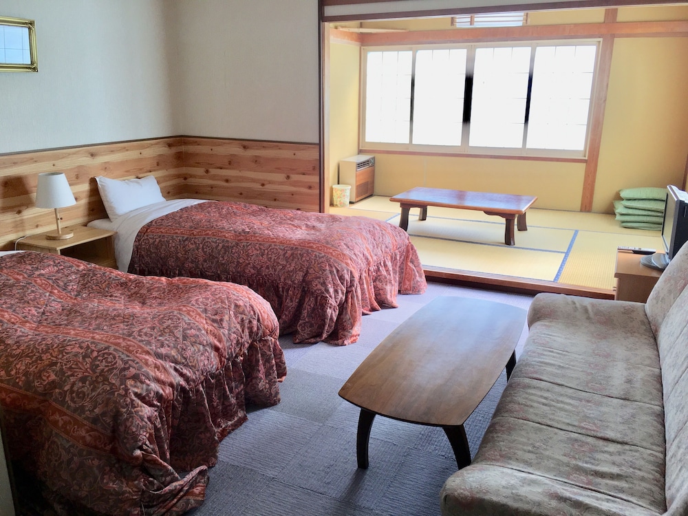 Family Room, Non Smoking, Mountain View photo 1