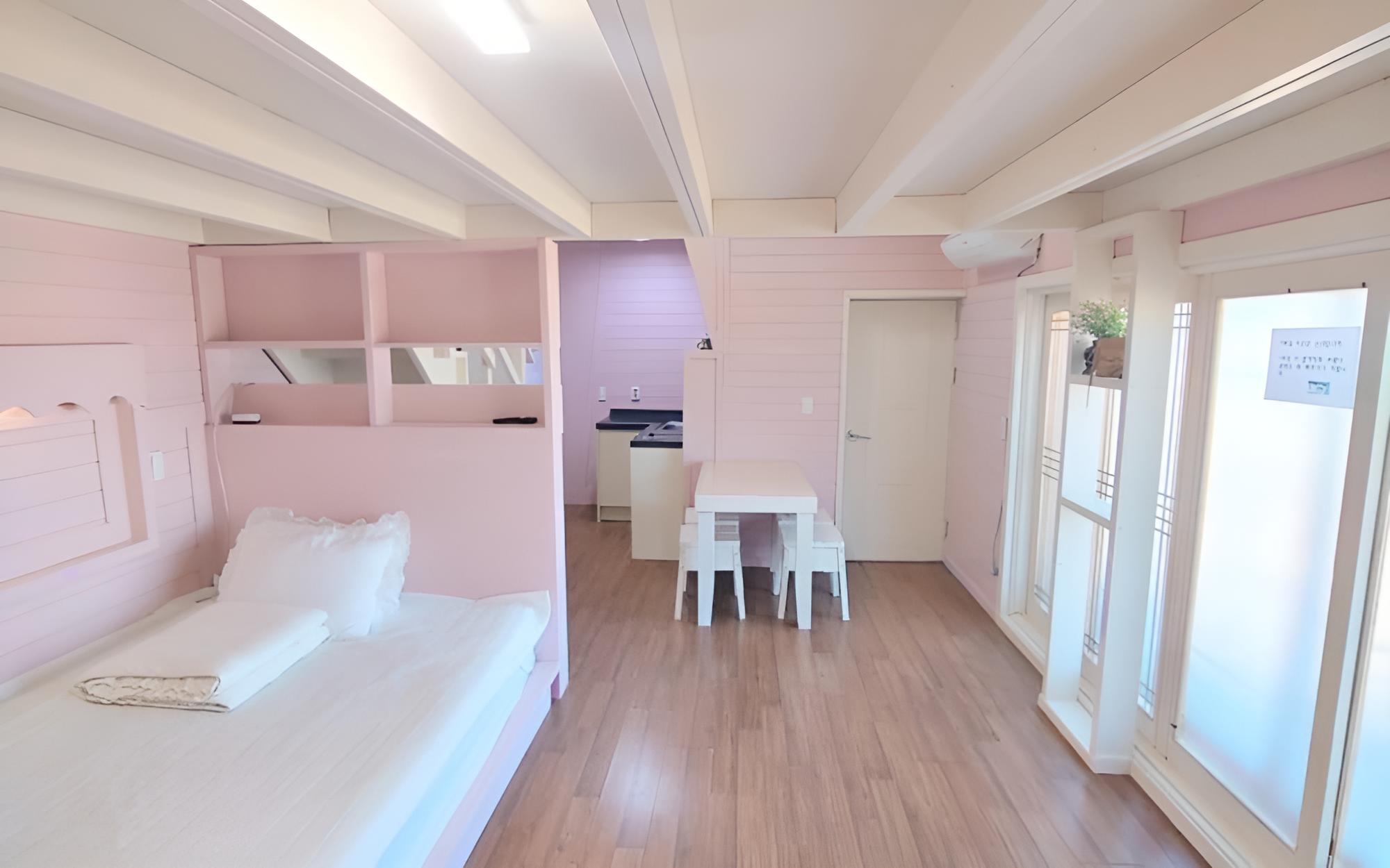 Room (Giotto (Duplex))