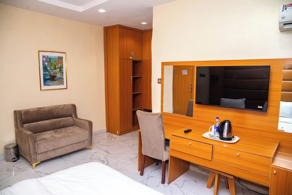 Royal Room - Photo 4