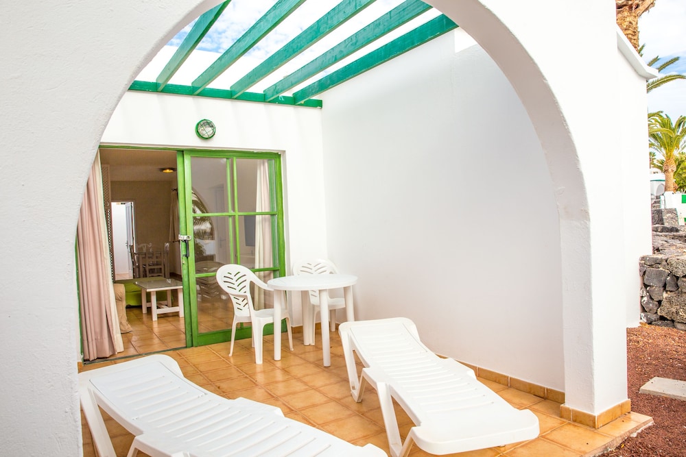 Apartment, 2 Bedrooms, Terrace - Photo 14