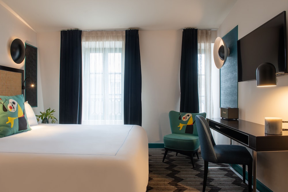 Double Room (Les Artistes)