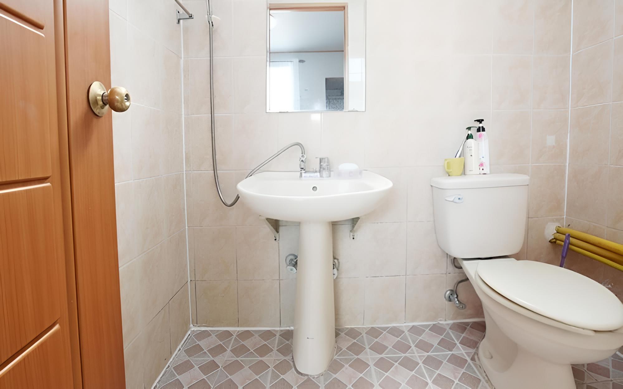 Room (Hyeong's House) - Photo 1
