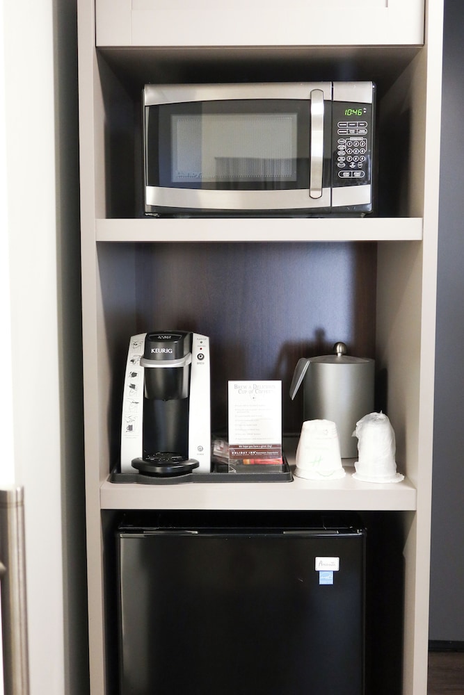 Standard Room, 1 King Bed, Mobility Accessible (Communications) - Photo 5
