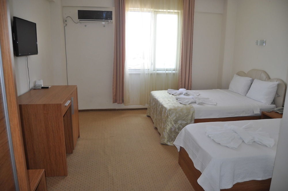 Standard Triple Room photo 3