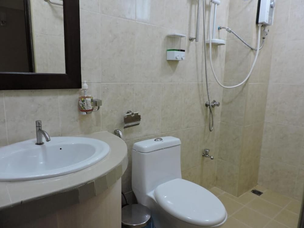 Deluxe Double Room - Photo 18