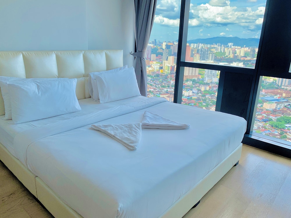 Presidential House, 3 Bedrooms, City View