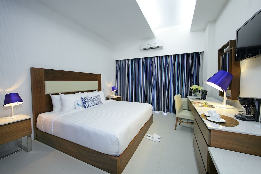 Room, 1 King Bed photo 2