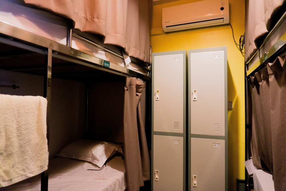 Shared Dormitory, Women only (4 beds) photo 1