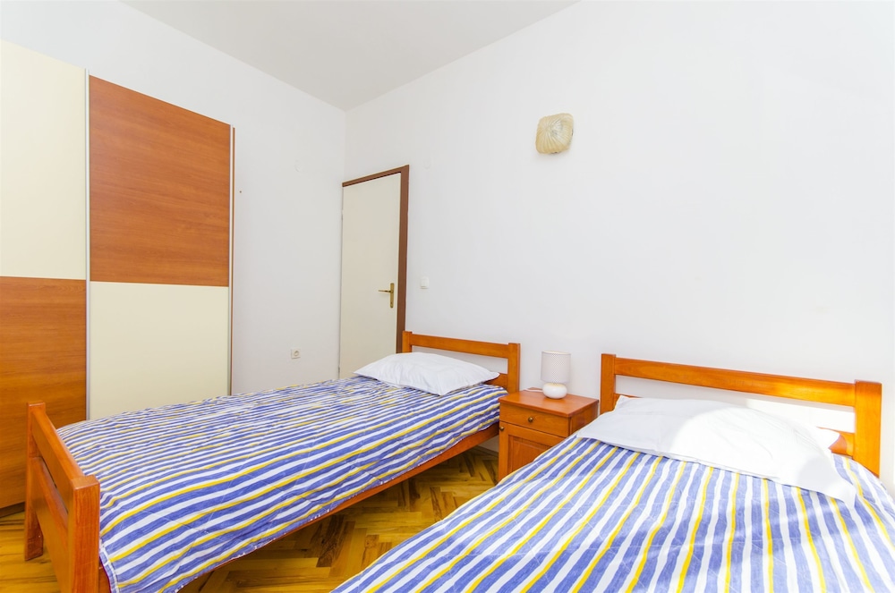 Apartment (A1)
