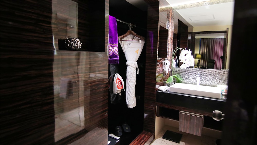 Executive Suite photo 2
