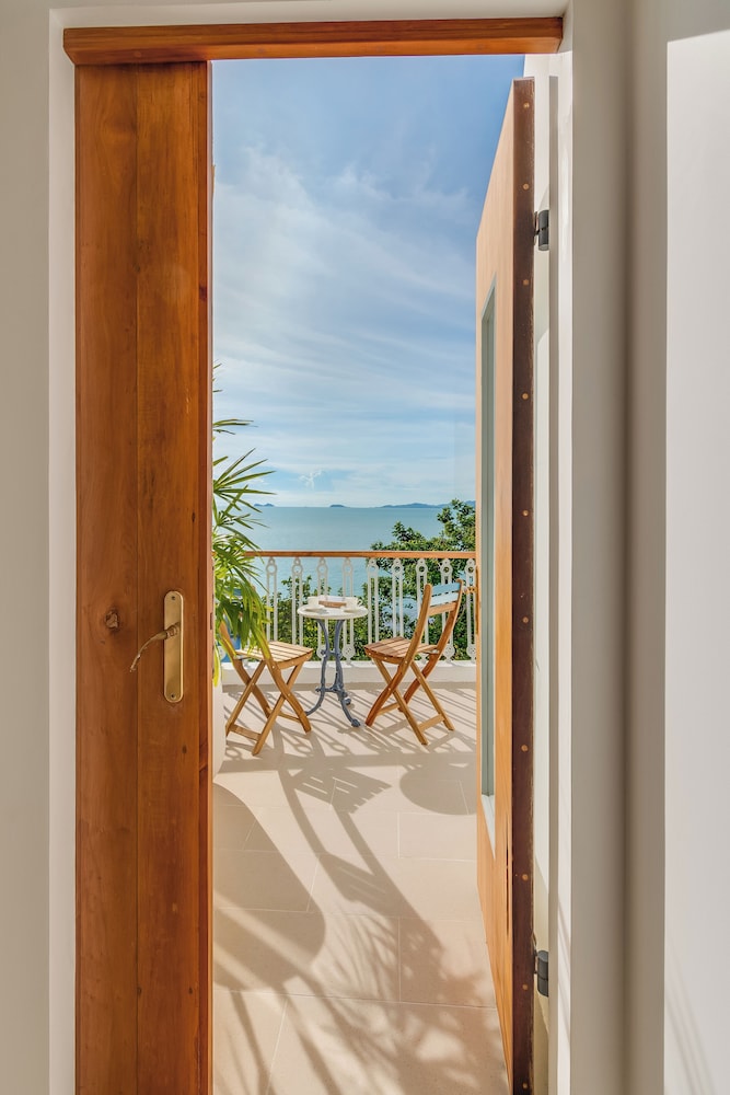 Exclusive Room - Photo 8