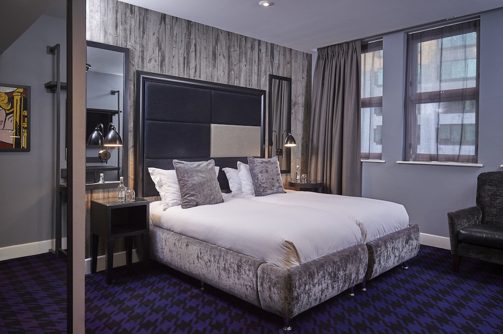 Club Twin Room - Photo 1